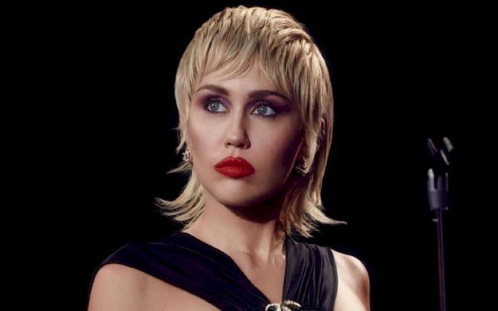 Miley Cyrus pode lançar um novo álbum ao vivo em breve