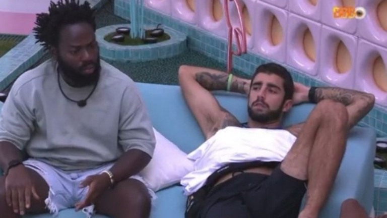 'BBB 22': Douglas Silva afirma que a casa persegue Jessi e Natália