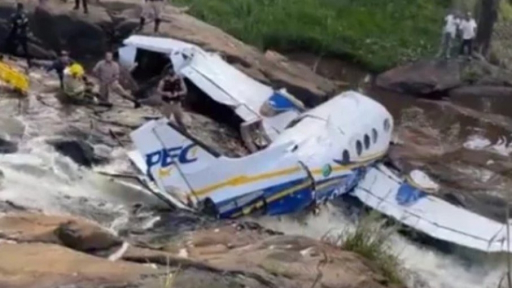 Avião de Marília Mendonça atingiu cabo de torre de alta tensão antes de cair
