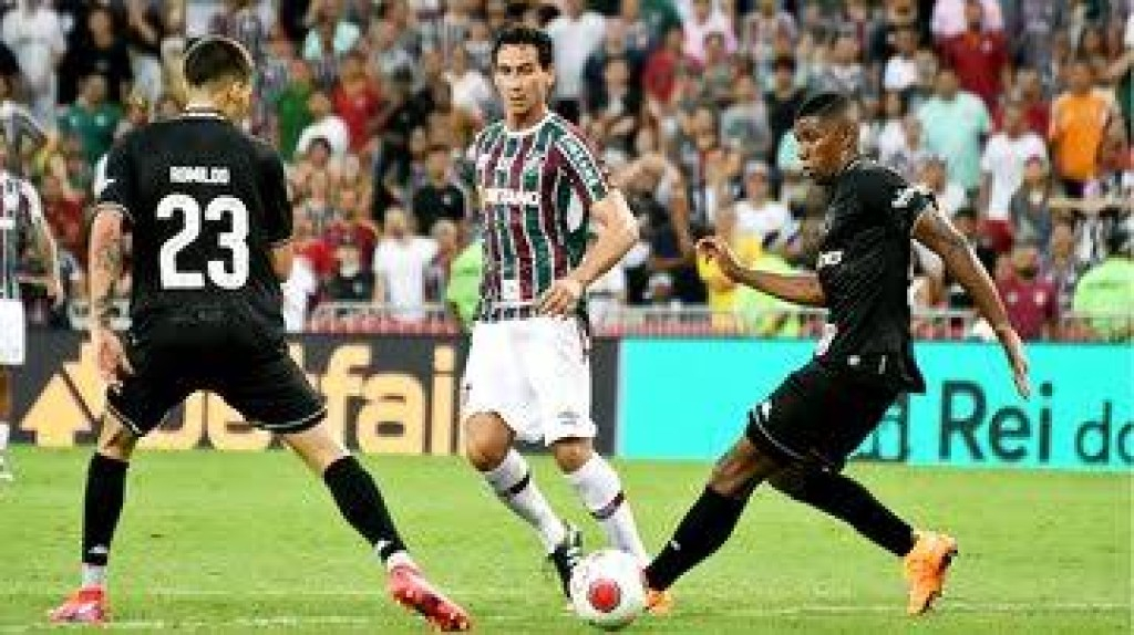 Botafogo destrói o Fluminense em apenas 2 minutos e põe fim a sequência de 5 jogos sem vitória