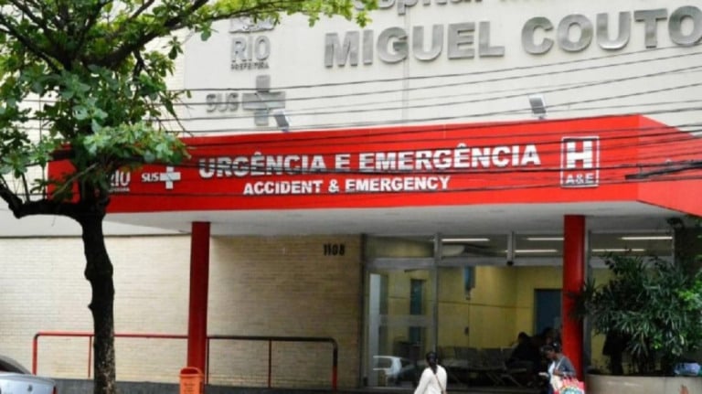 Grávida de 17 anos é baleada durante tiroteio em Manguinhos