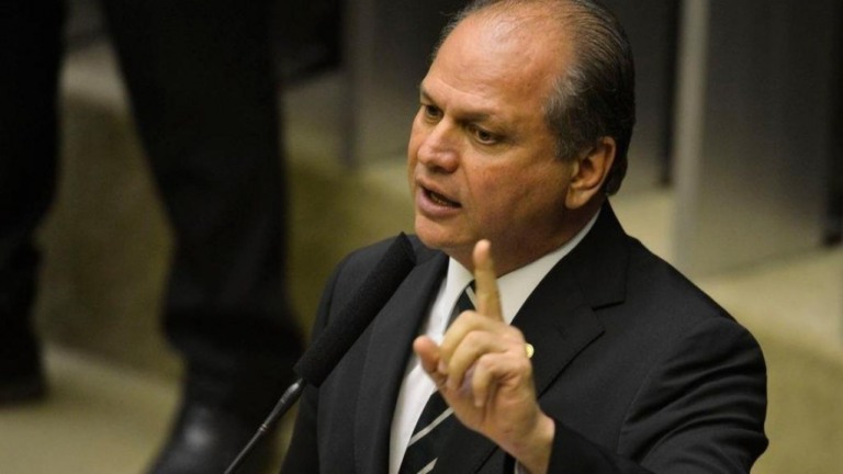 'Planalto é contra PEC Kamikaze', diz líder do governo na Câmara