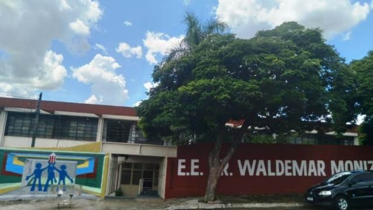 Campanha em escola de Marília arrecada ração para ONG de animais