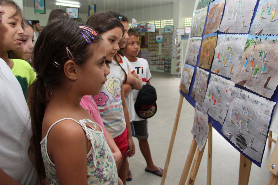 Alunos fazem exposição pedagógica