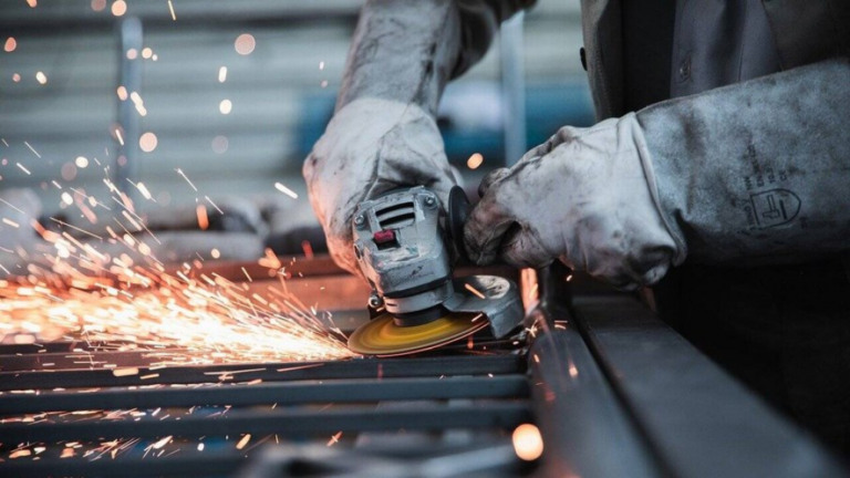 Indústria perde 9,6 mil empresas e 1 milhão de empregos em dez anos