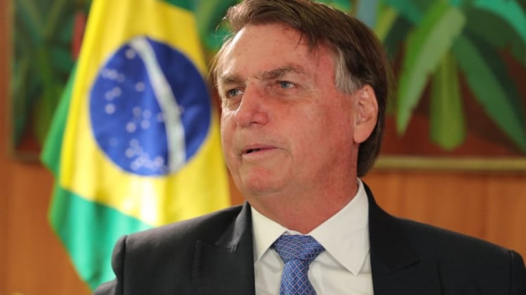Avião que transportava Bolsonaro precisa arremeter em Minas Gerais