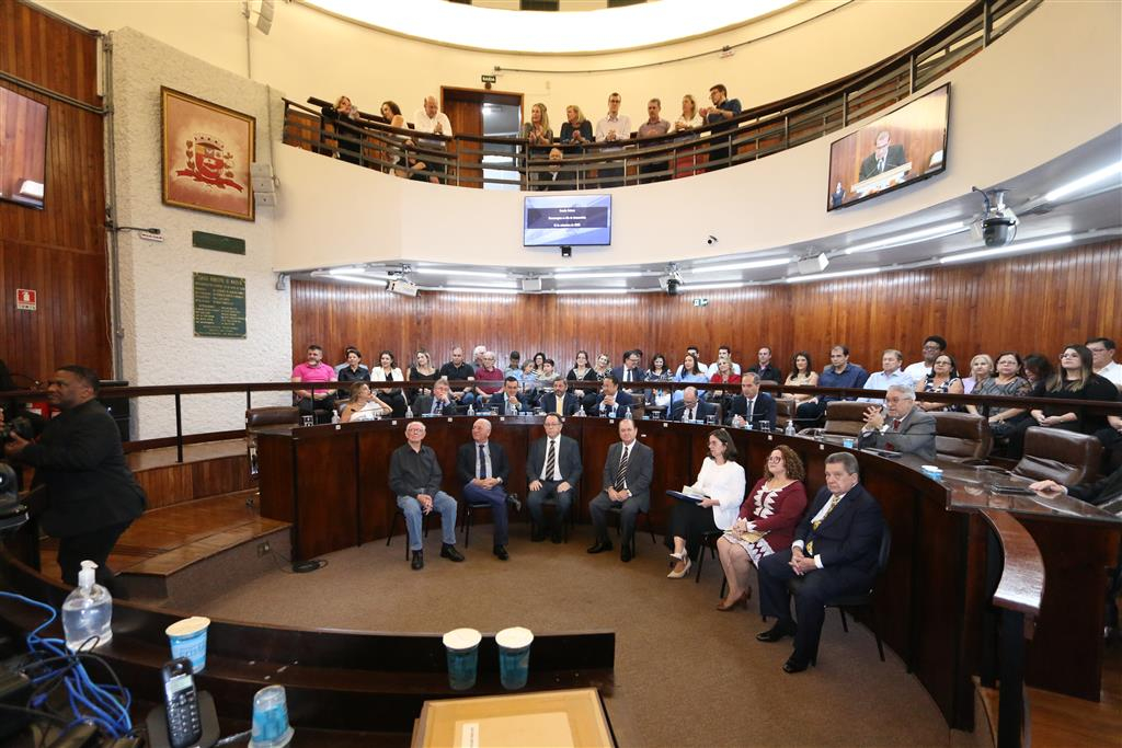 Dia do Economista: Reitor e docente da Unimar recebem homenagem da Câmara de Vereadores