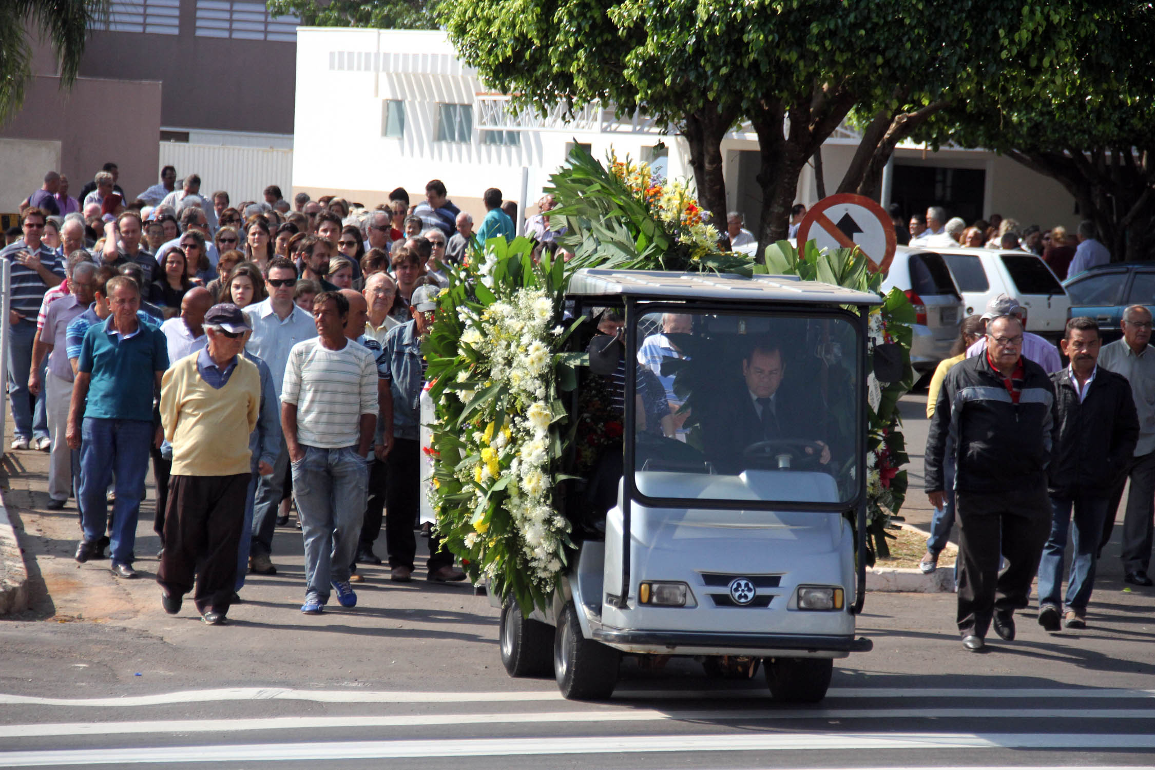 Walter Saia é sepultado em Marília