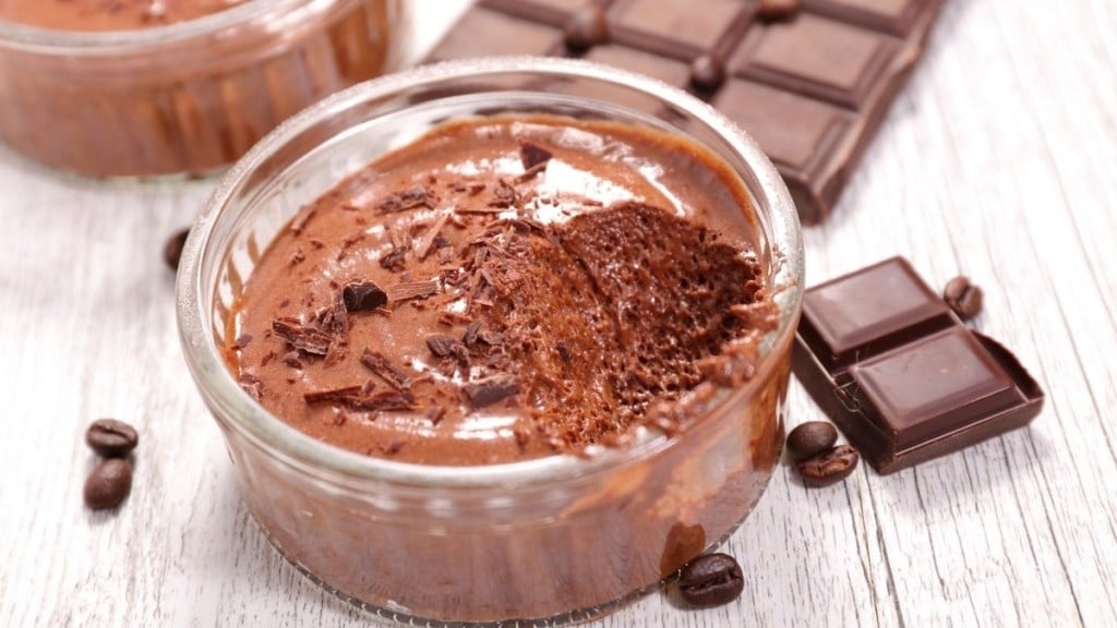 Foto: Reprodução Mousse de leite Ninho com chocolate fácil e rápido