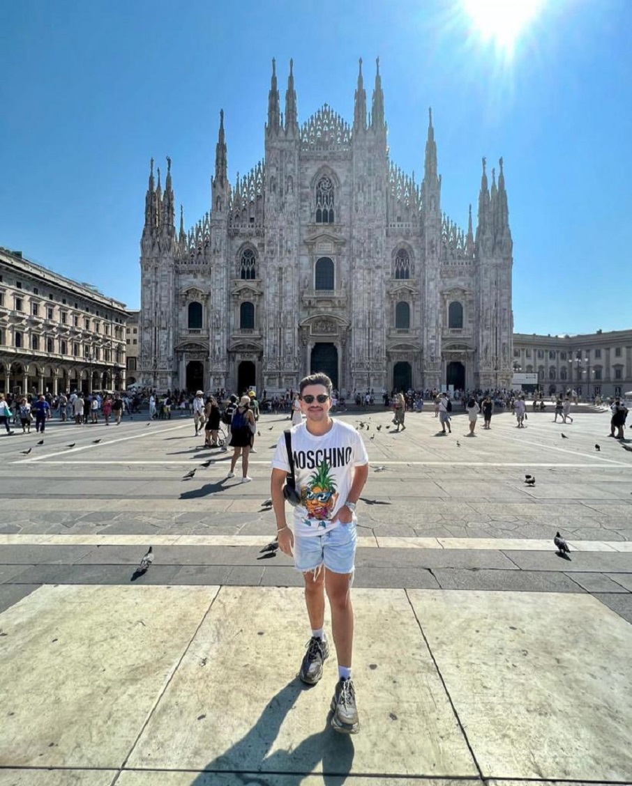 O estudante Denis Pascoal em viagem pela Europa.. Foto: Arquivo pessoal