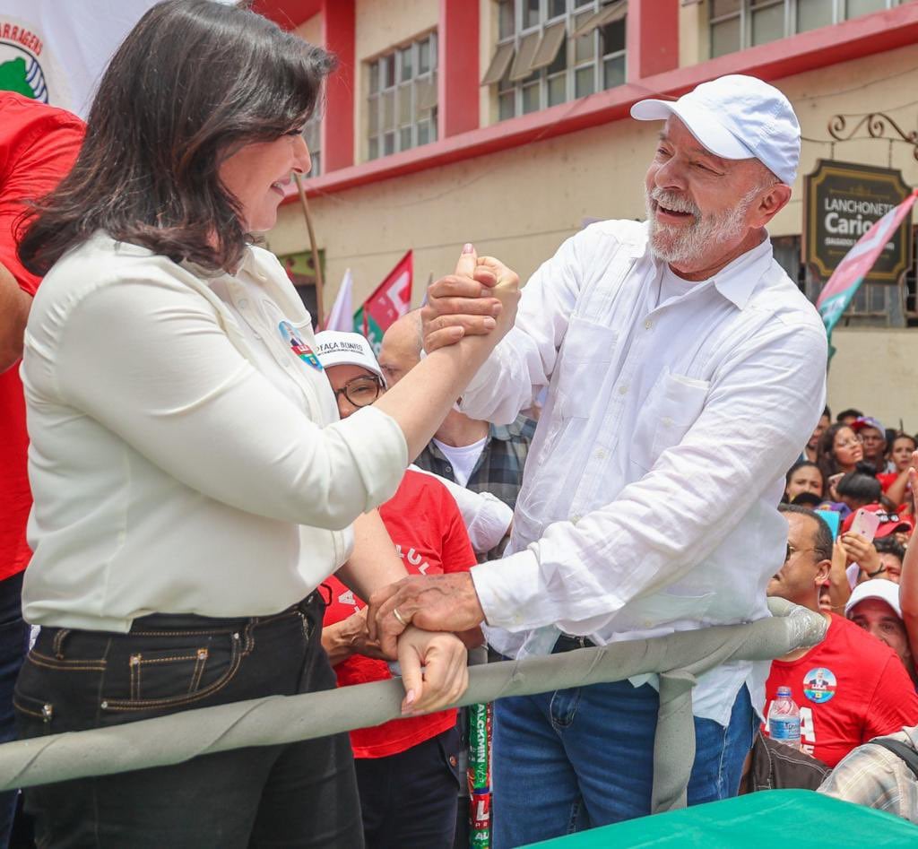 Simone Tebet, ministra do Planejamento e Orçamento, e o presidente Luiz Inácio Lula da Silva. Foto: Reprodução/Twitter - 27/10/2022