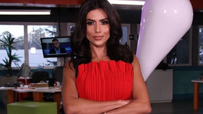 Flavia Noronha conquista feito raro e mantém vínculo com 2 emissoras