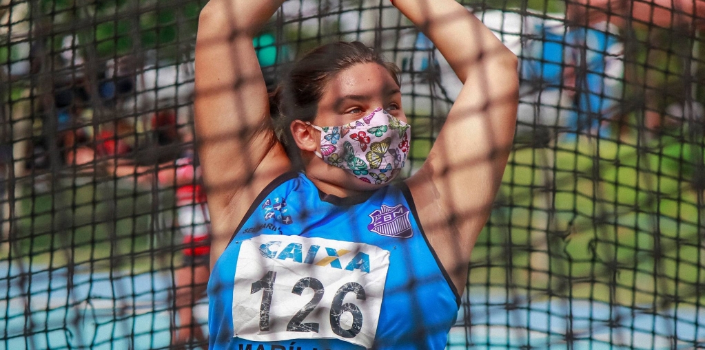 Júlia termina 1º dia com prata ‘na mão’. Maria Clara é 7ª no BR Sub-18