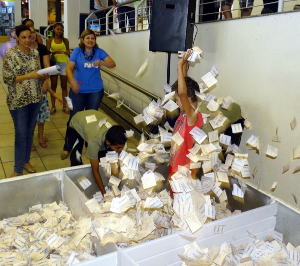 Sorteio realizado na tarde deste domingo (22) – Foto: Alessandra Custodio/Giro Marília