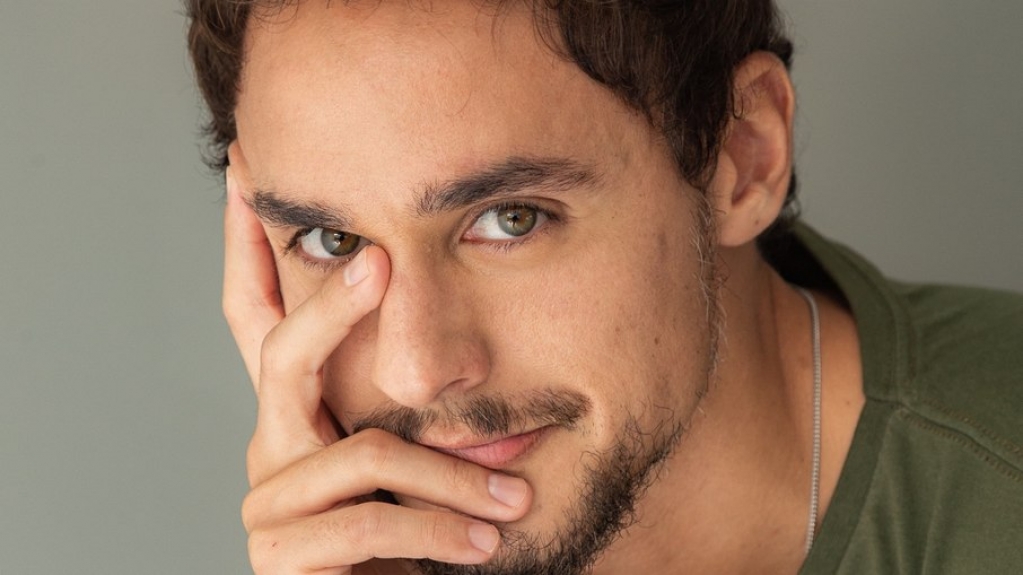 No ar na Netflix e na Record, Thiago Amaral fala sobre vida e carreira
