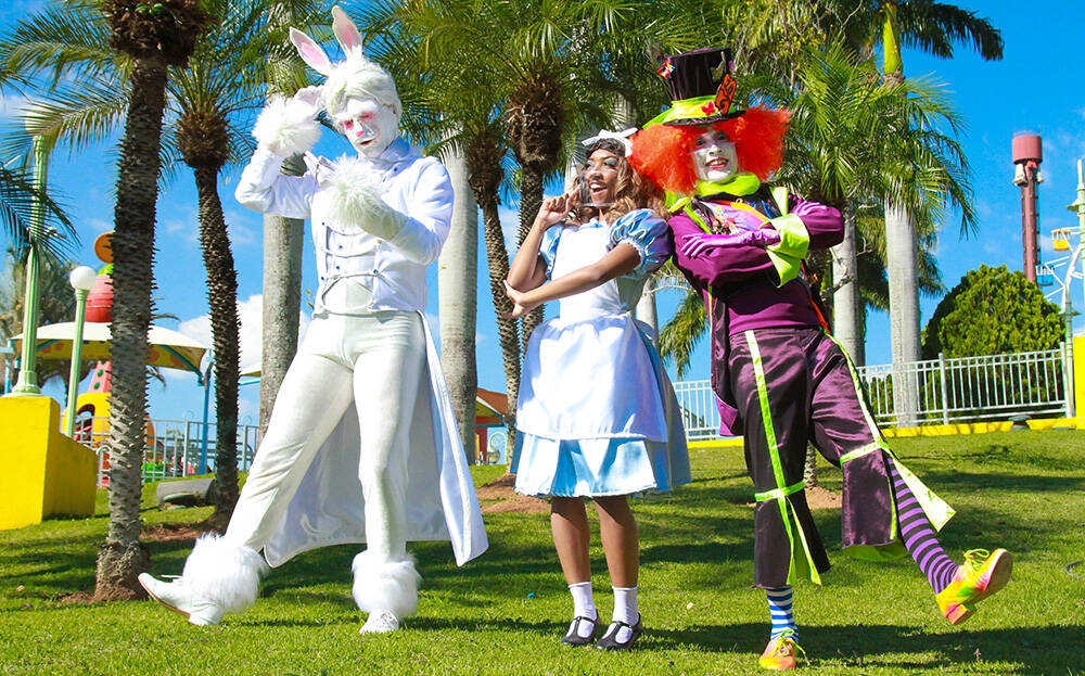 Coelho, Alice e Chapeleiro Maluco estarão no Hopi Hari. Foto: Bruno Soares