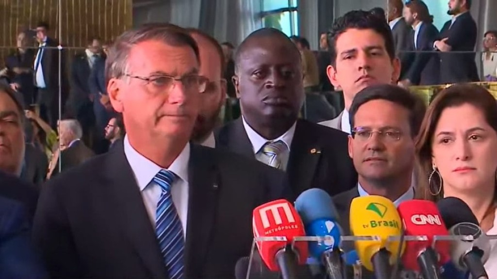 Bolsonaro terá cargo de presidente de honra do PL e receberá salário