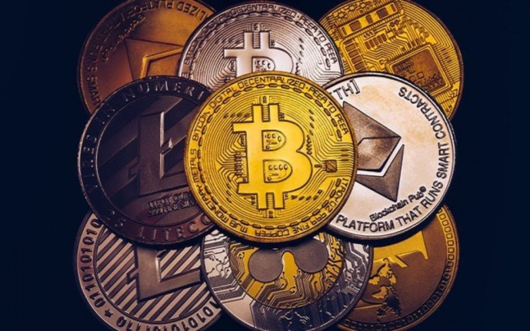 Golpes roubaram US$ 1 bi em criptomoedas desde 2021, revela relatório