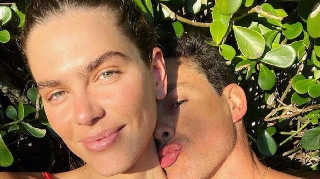 Esposa de Cauã Reymond defende masturbação feminina e recebe ataques