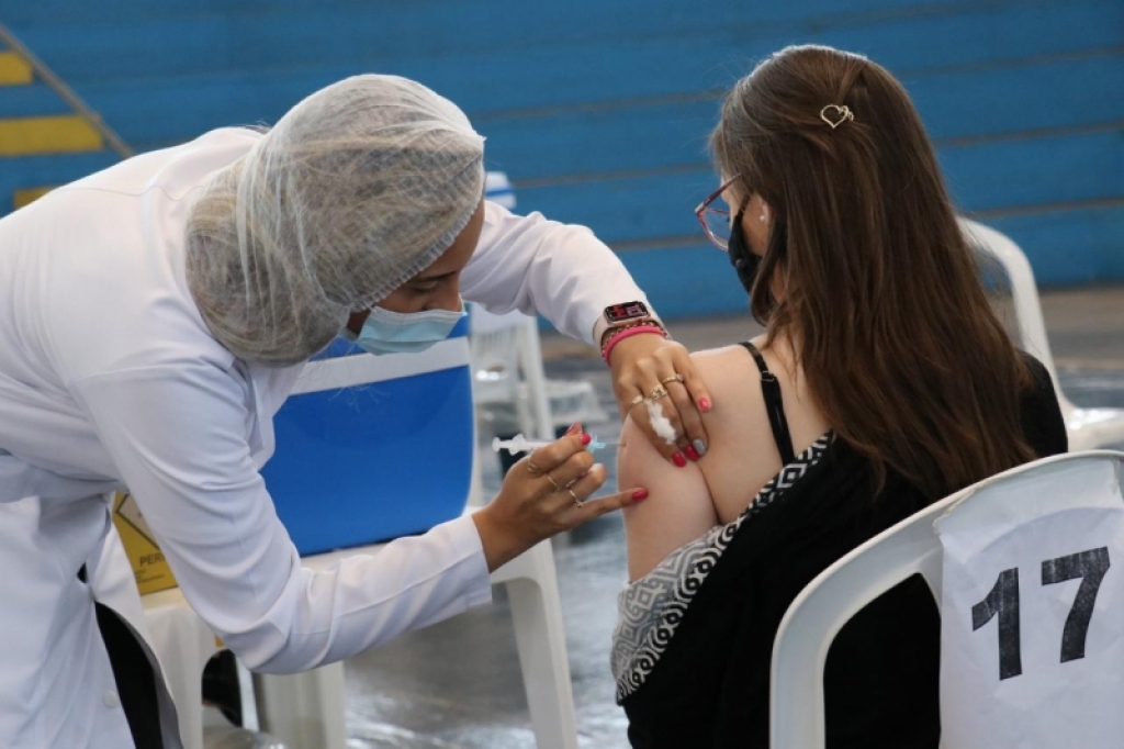 Marília marca início de vacinação para adolescentes entre 12 e 17 anos