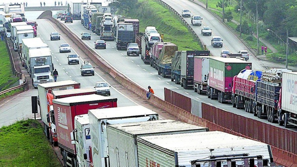 Governo sanciona projeto que institui o MEI-Caminhoneiro; entenda Governo sanciona projeto que institui o MEI-Caminhoneiro; entenda
