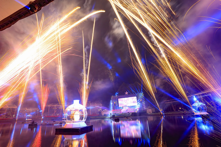 O show de luzes e fogos de artifícios do 'Natal Luz', em Gramado, 'Nativitaten'.. Foto: Natal Luz/Divulgação