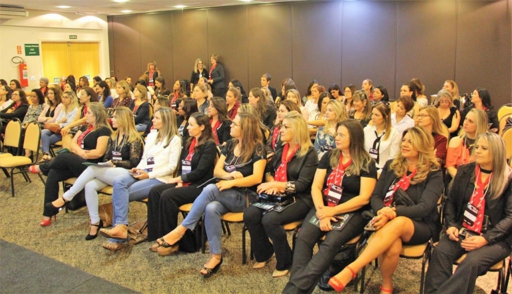 Encontro discute sensibilização e união de empresárias em Marília