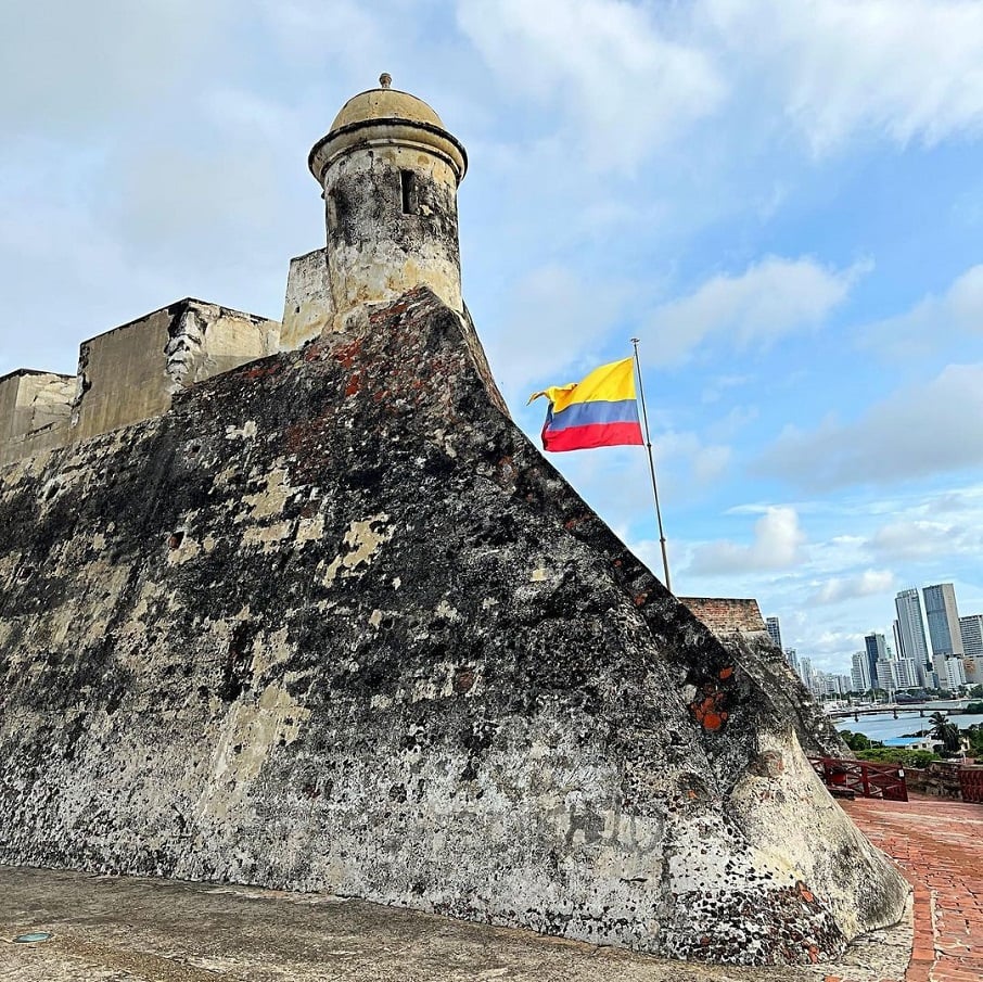 O Castelo de San Felipe de Barajas, localizado no bairro de no barrio Pie del Cerro, em Cartagena (Colômbia). Foto: Reprodução/Instagram 05.07.2023