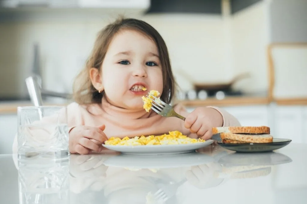 Entenda a importância do consumo de ovo na infância