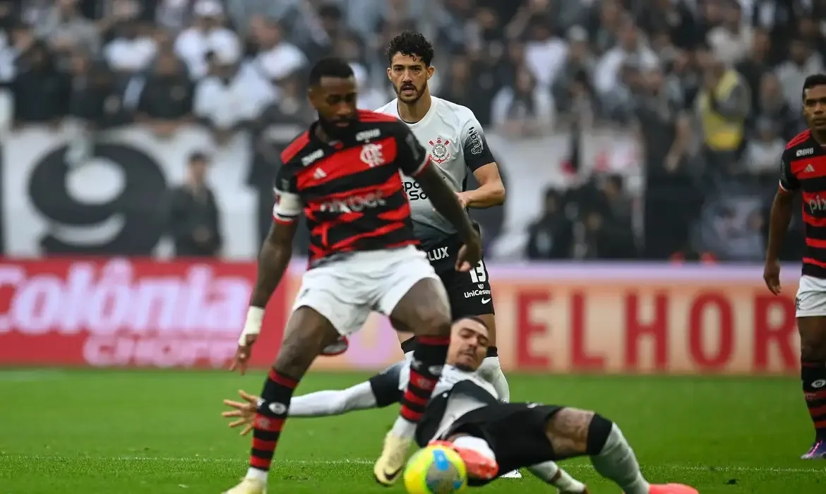 Flamengo segura empate e vai decidir Copa do Brasil com Atlético-MG