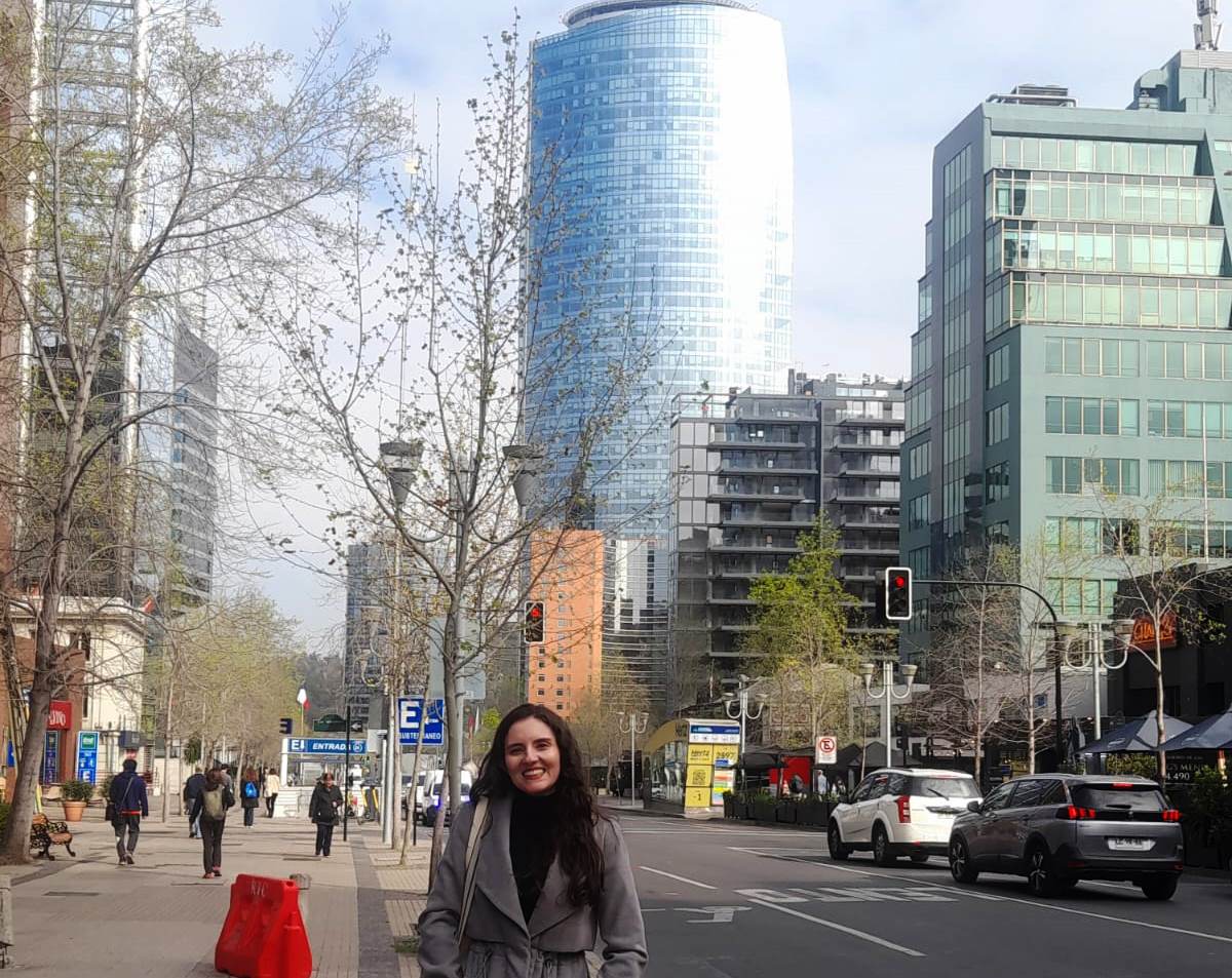 Médica Amanda Coelho foi ao Chile após seleção para curso e participação em Congresso