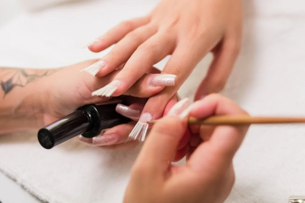 8 cuidados importantes com o alongamento das unhas