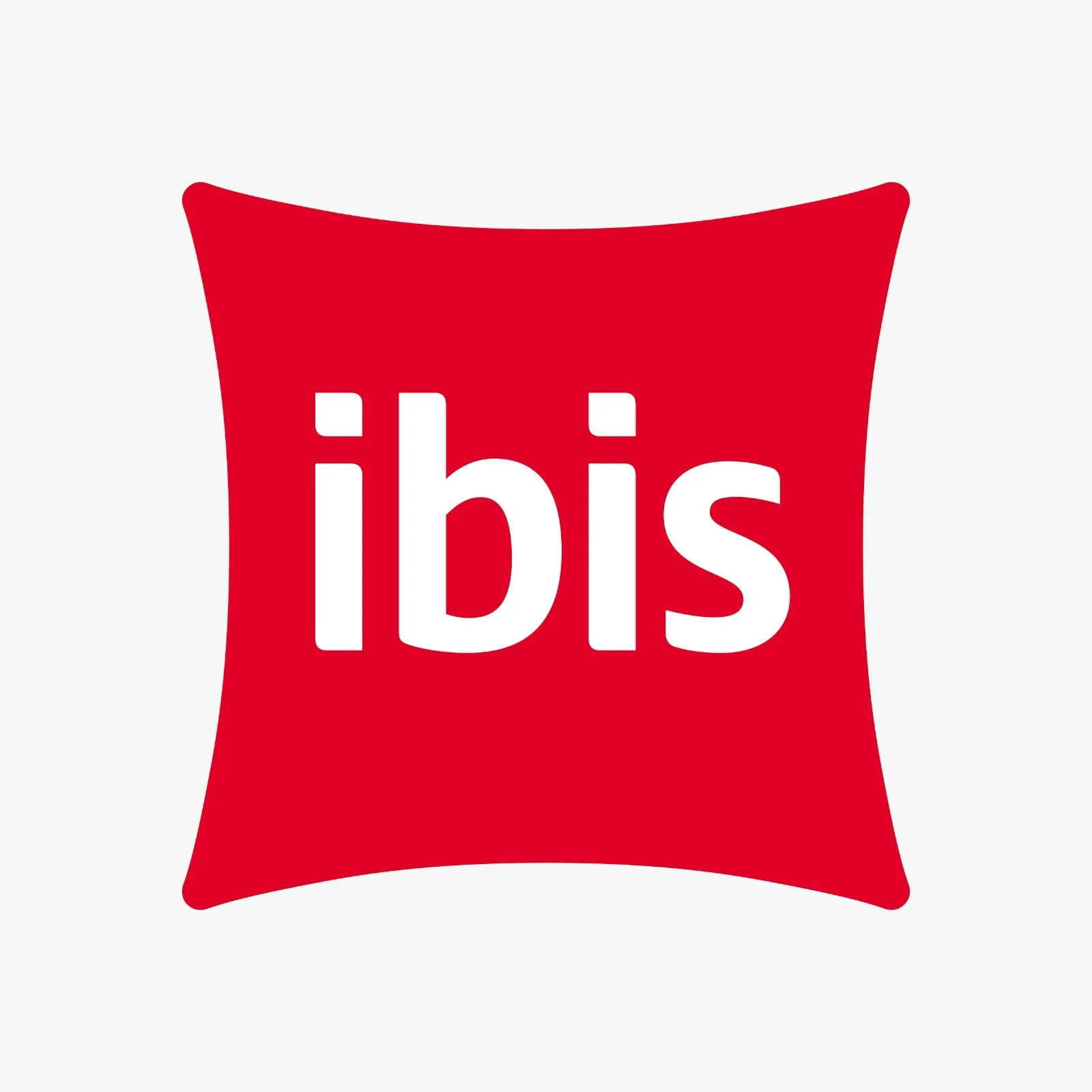 Ibis anuncia vagas em Marília