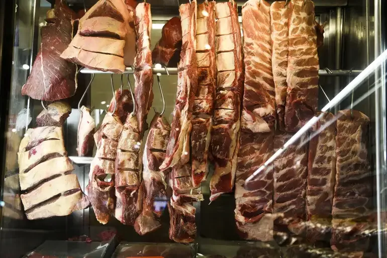 Renda baixa sente maior impacto de alto de preços como custo da carne