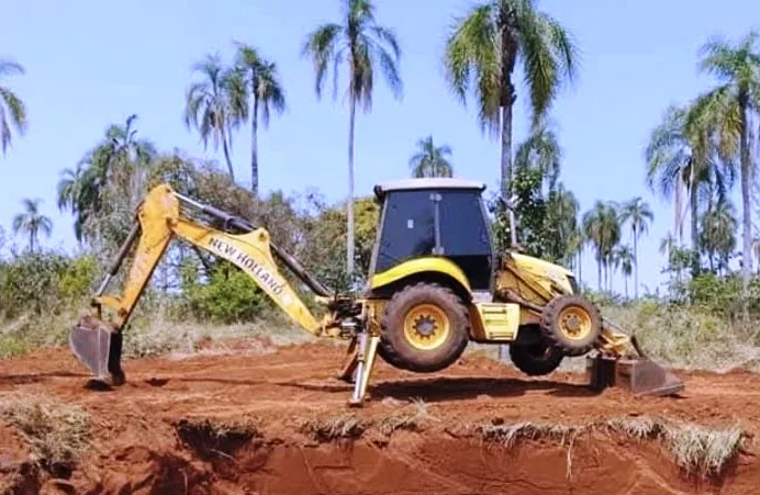 Empresa oferece recompensa por retroescavadeira furtada em Vera Cruz