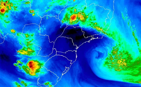 Inmet projeta chuva na semana de terceiro feriado