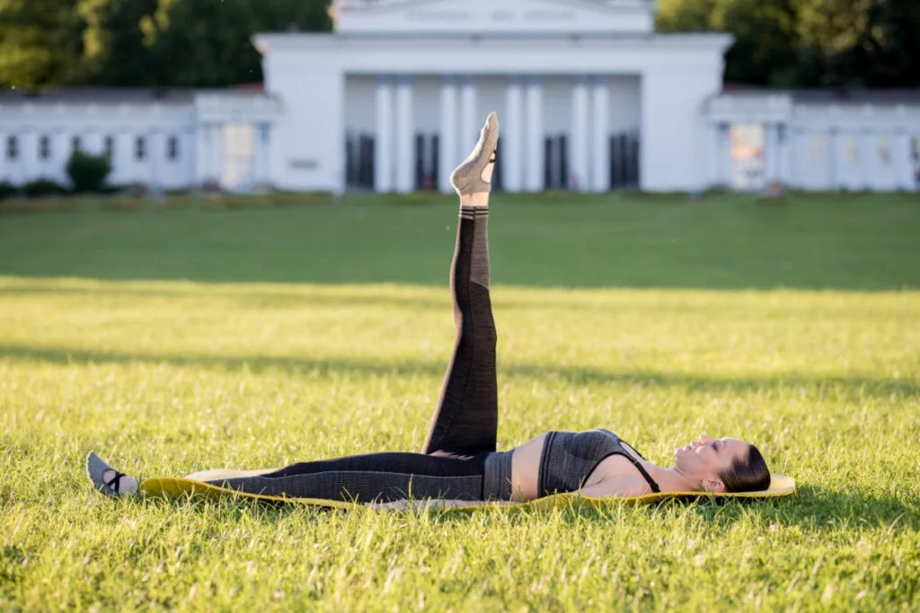 11 exercícios de pilates para fazer em casa