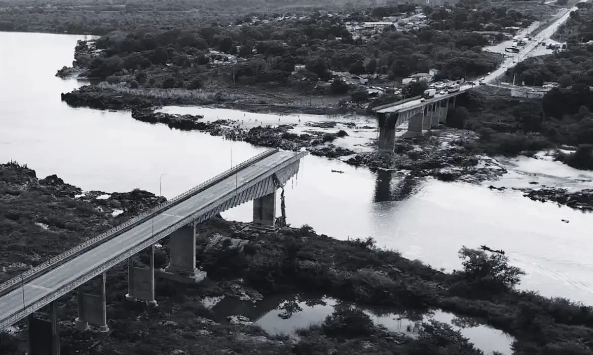 Queda de ponte deixa pelo menos 14 desaparecidos em rio no Maranhão