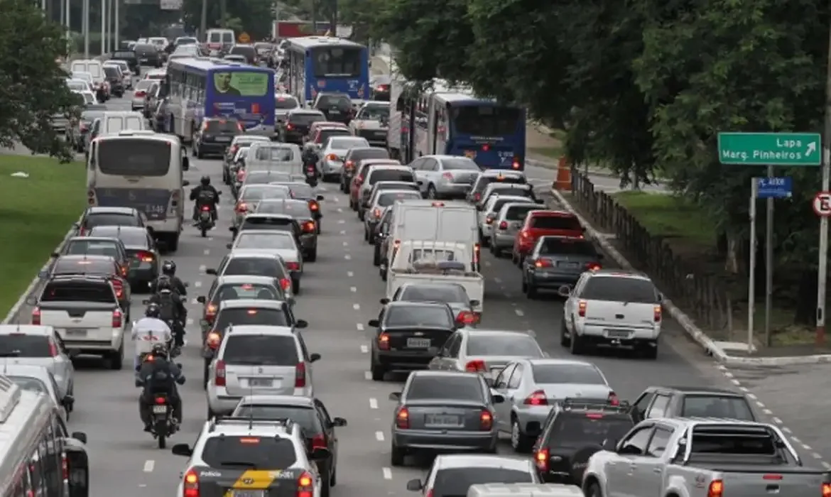 São Paulo suspende rodízio de veículos