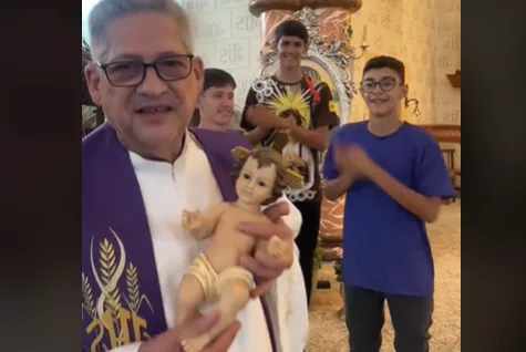 Padre de Iepê viraliza com versão de 'Descer pra BC'