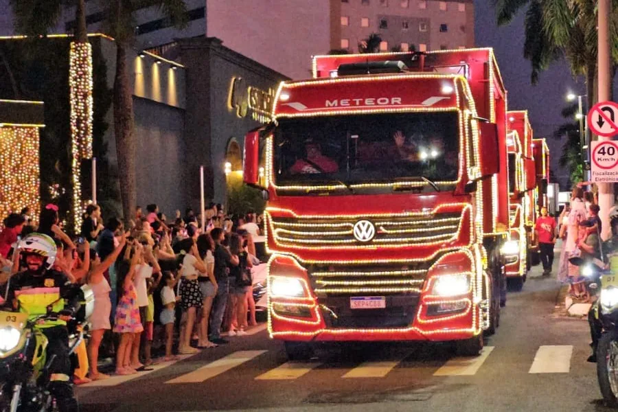 Caravana de Natal em Marília deixa decepções e elogios