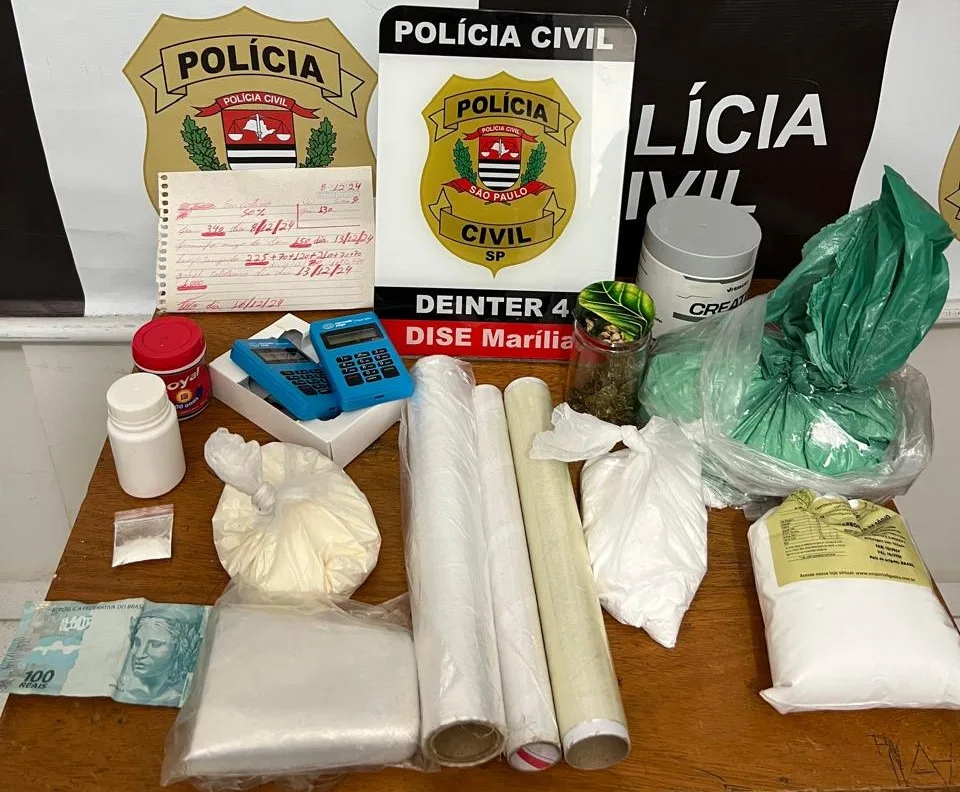 Dise Marília prende casal com porções de cocaína