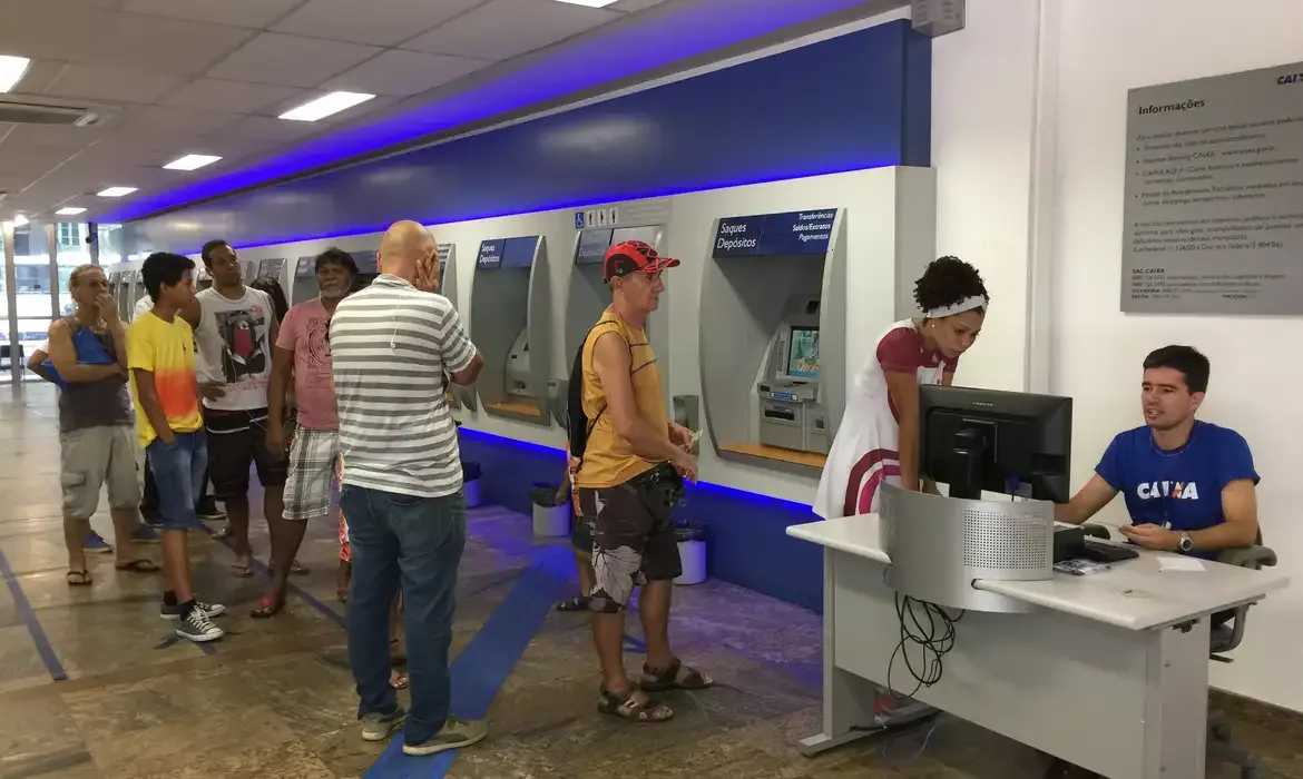 Febraban mostra mudança no horário bancário para final de ano