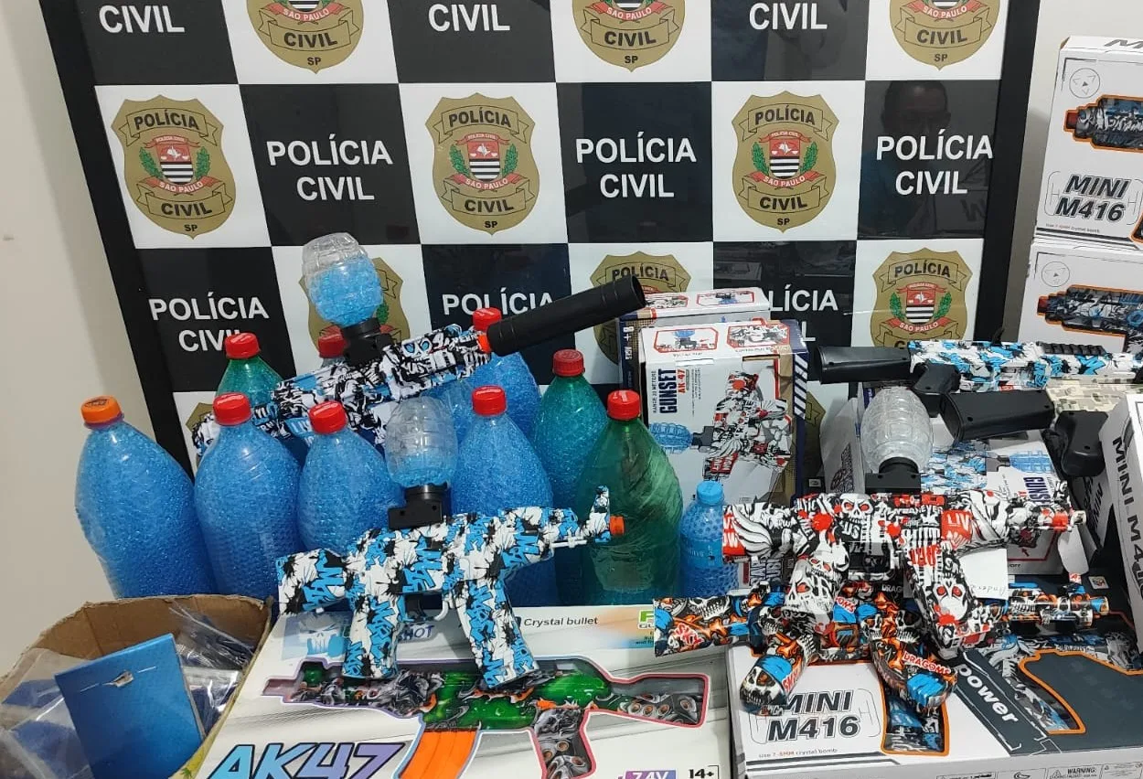 Operação apreende 200 armas de gel e detém seis