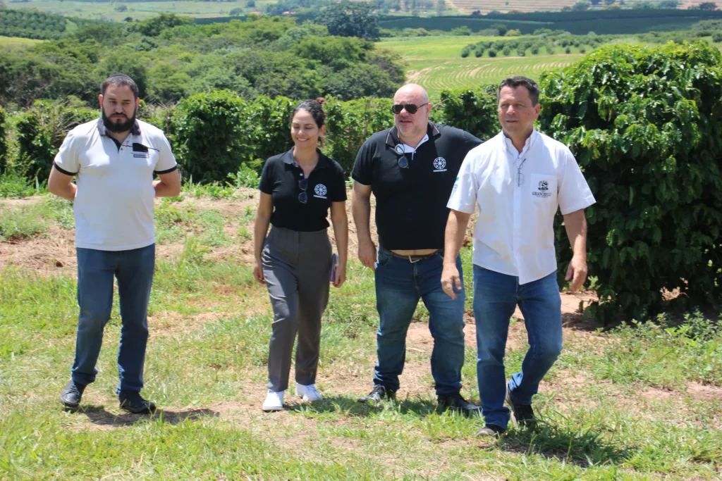 Sebrae de Marília auxilia visitas e aproxima cafeicultores de exportação