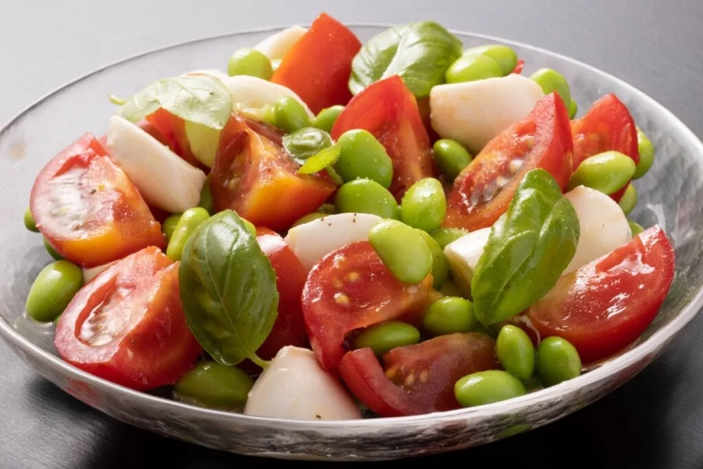 7 receitas de saladas proteicas para incluir na dieta