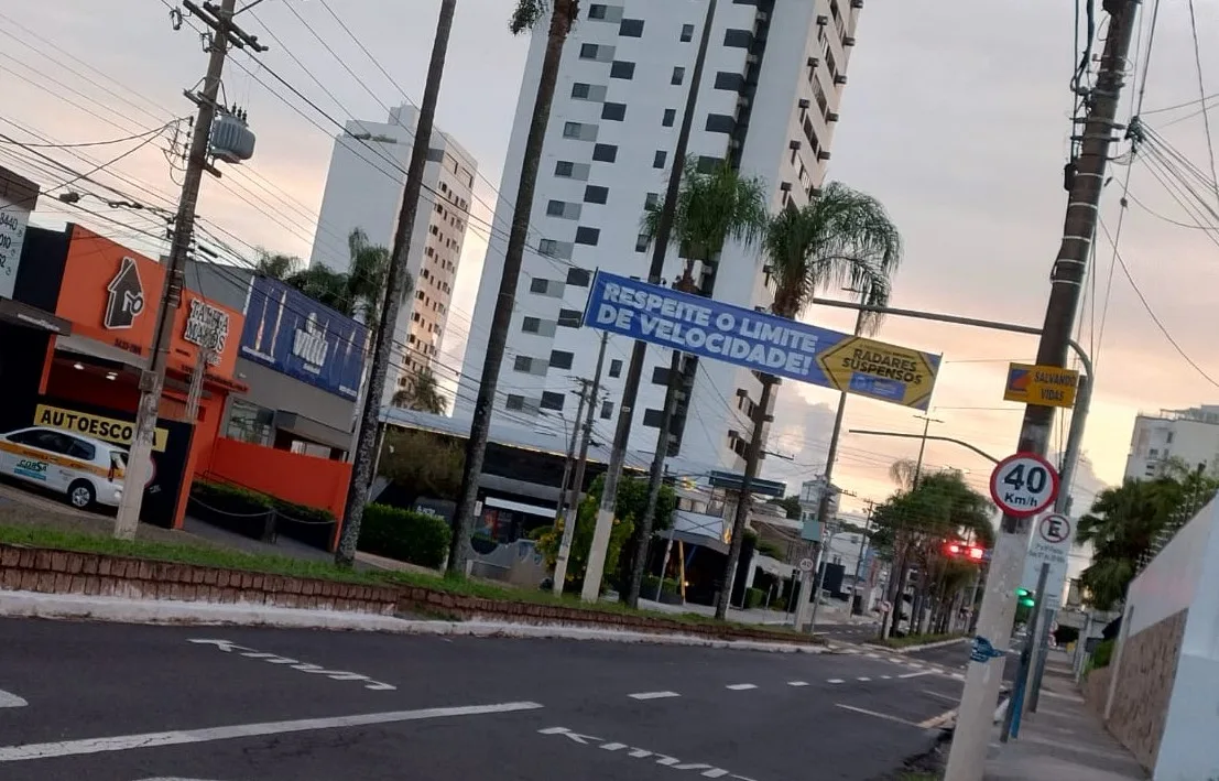 Radares suspensos para velocidade multam outras infrações