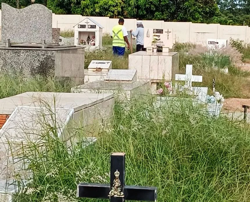 Limpeza revitaliza espaços em cemitério de Padre Nóbrega