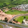 Urba chega com bairro planejado e já entrega avenida