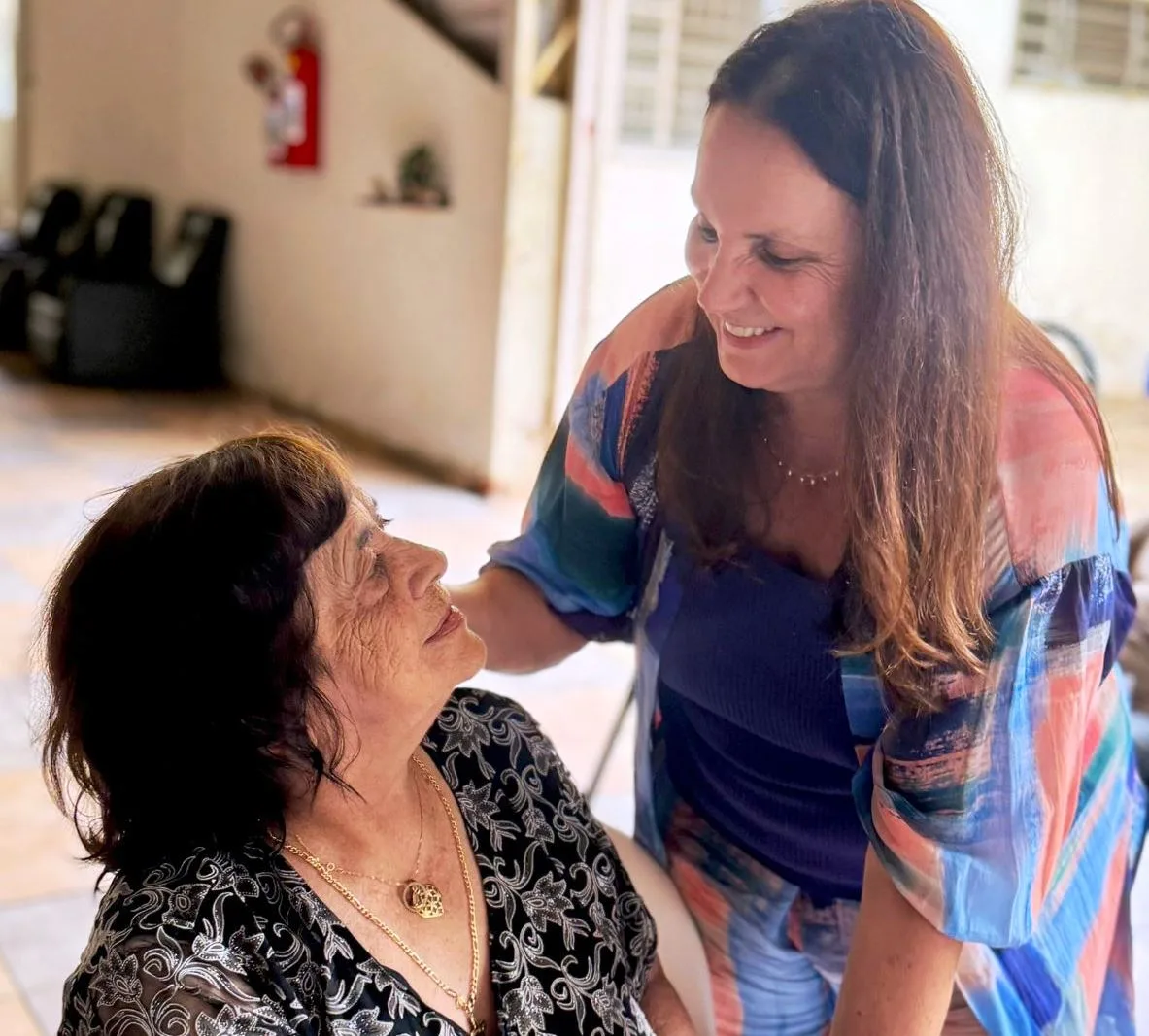 Paula Almeida visita entidades e Fundo Social reforça união com voluntários